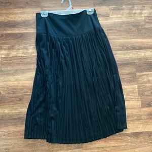 Beautiful black pleated midi skirt